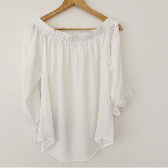 Kim and Cami Off shoulder Blouse Floral appliqué - Picture 2 of 5